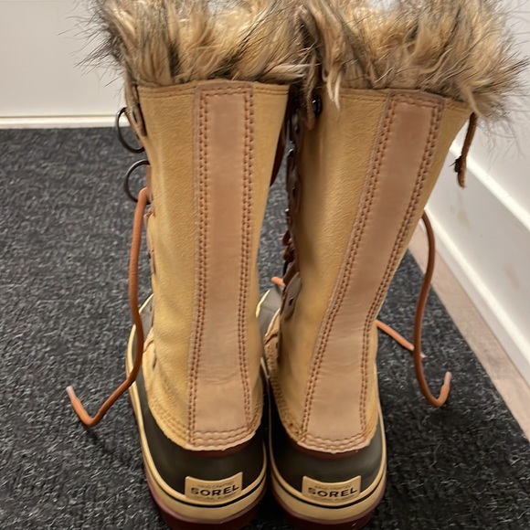 Sorel Joan of Arctic boots - Picture 3 of 5